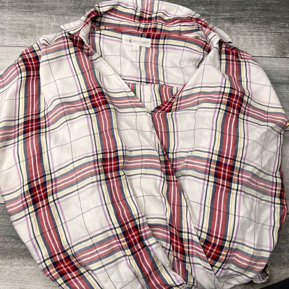 ‎Lou & Grey plaid pullover blouse - Picture 3 of 8